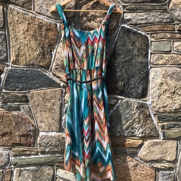 Sleeveless hi/low dress - Picture 4 of 4